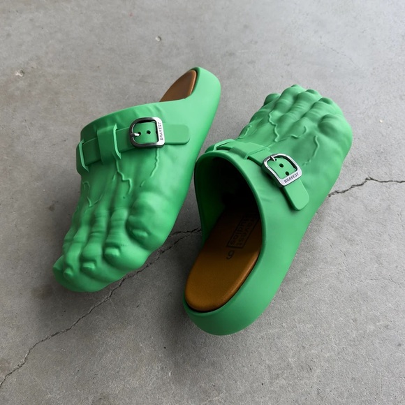 Bravest Studio Green Toe-Shaped Foot Clogs Size 7 NWT - Picture 3 of 15